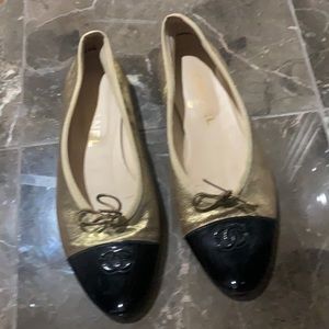 Chanel black patent leather and gold ballet flats size EU 39.5